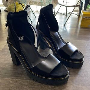 Dr. Marten's Medea Minimal Sandal